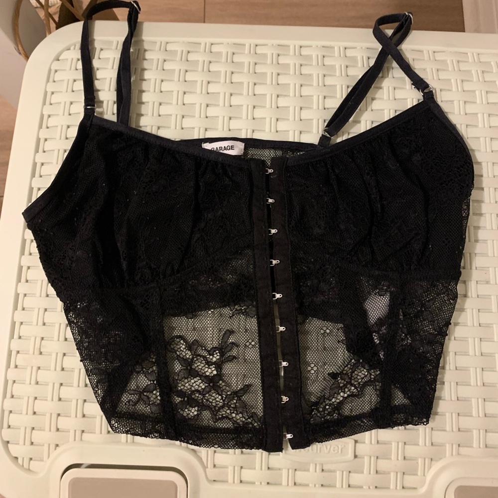 Lace Hook and Eye top🎉🍾👯‍♀️